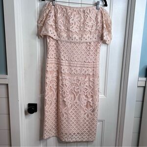 Sharagano Women’s Blush Off-Shoulder Fitted Lace Midi Dress. Size 8.